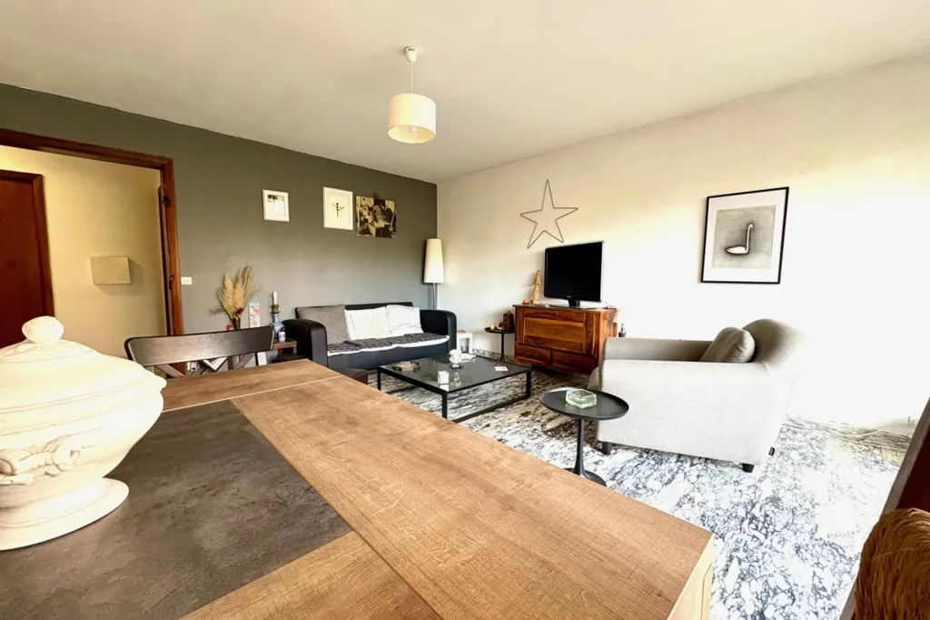Séjour - Appartement 3 Pièces avec Balcon à Nice