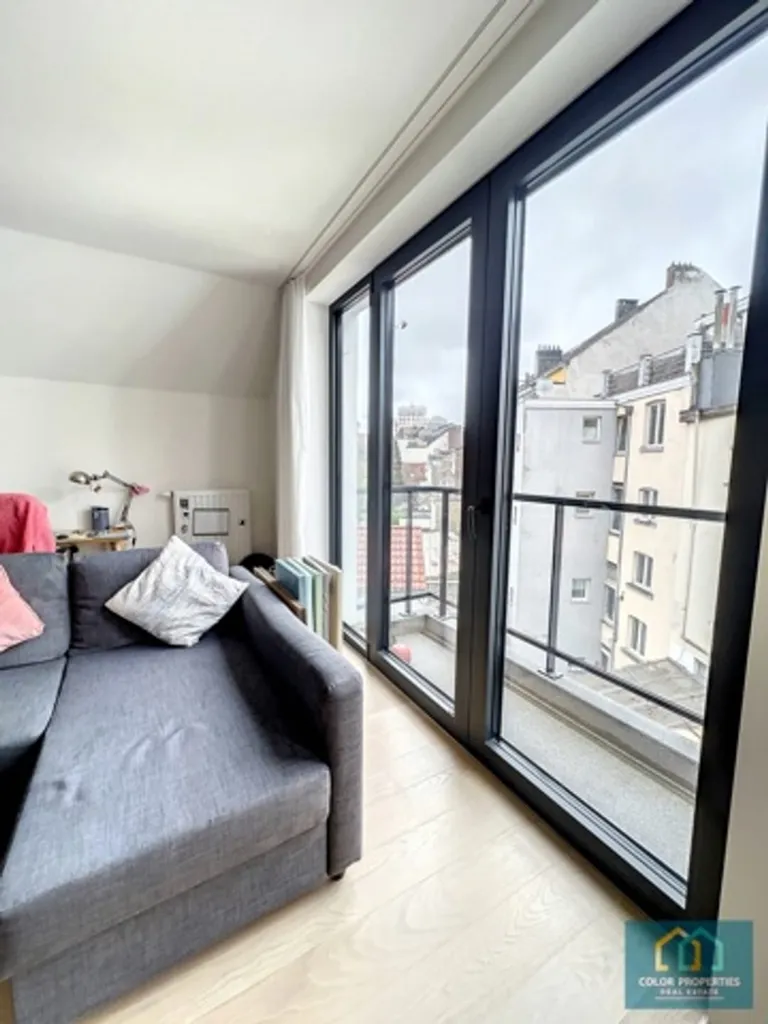 Living Room - Furnished Apartment with Terrace in EU District