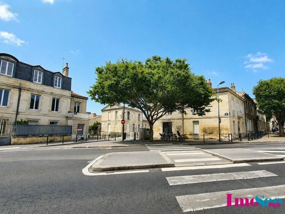 Extérieur - Local Commercial en Centre-Ville de Bordeaux