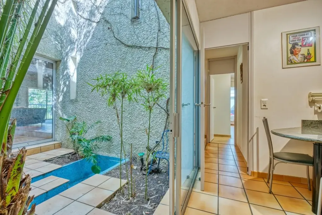 Giardino - Architectural House with Patio near Pessac