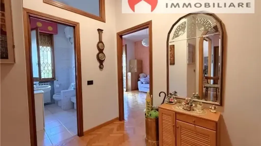 Esik - Apartment with Terraces in Scandicci