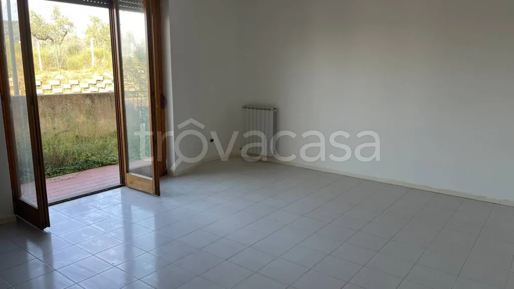 Pièces - Ground Floor Apartment with Private Garden in Perugia