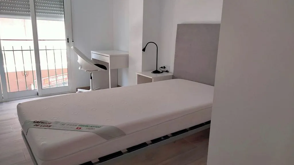 Magamistoad - Student-Friendly Flat with Balcony in Altabix