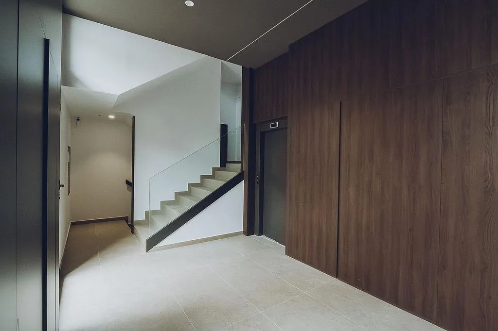 hallway_entrance