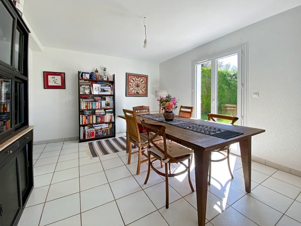 Salle à manger - Maison avec Terrasse et Jardin à Prévessin-Moëns