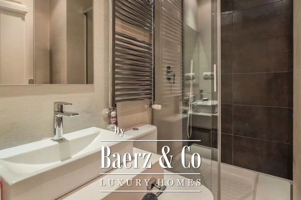Vannitoad - Luxury Duplex with Balconies in Malasaña, Madrid