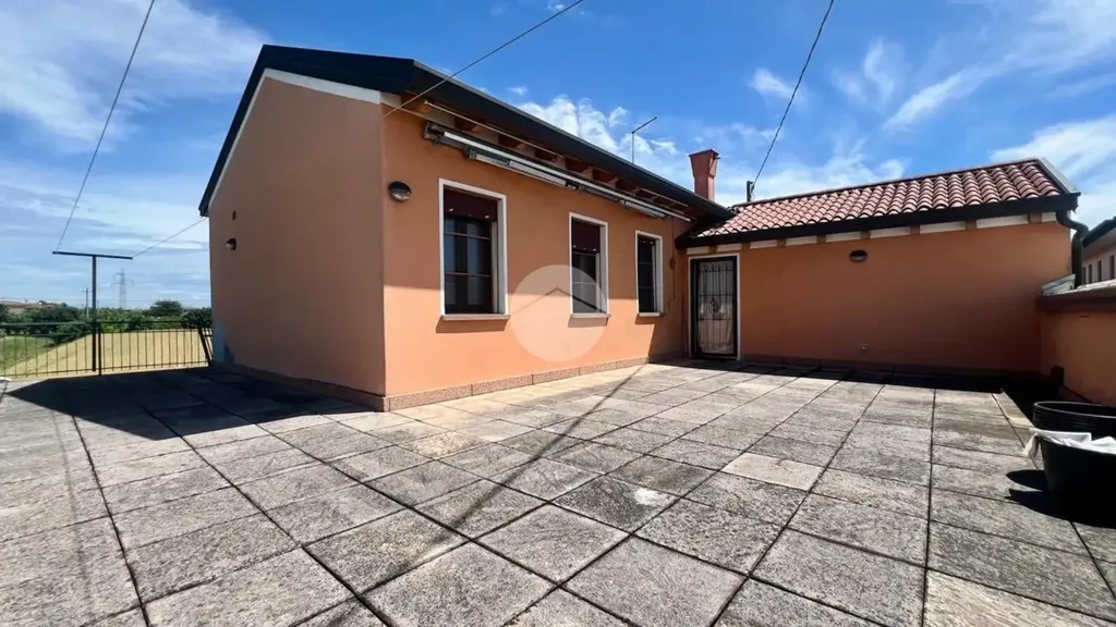 Terrass - Rear-Facing Apartment with Terrace in Vigonovo