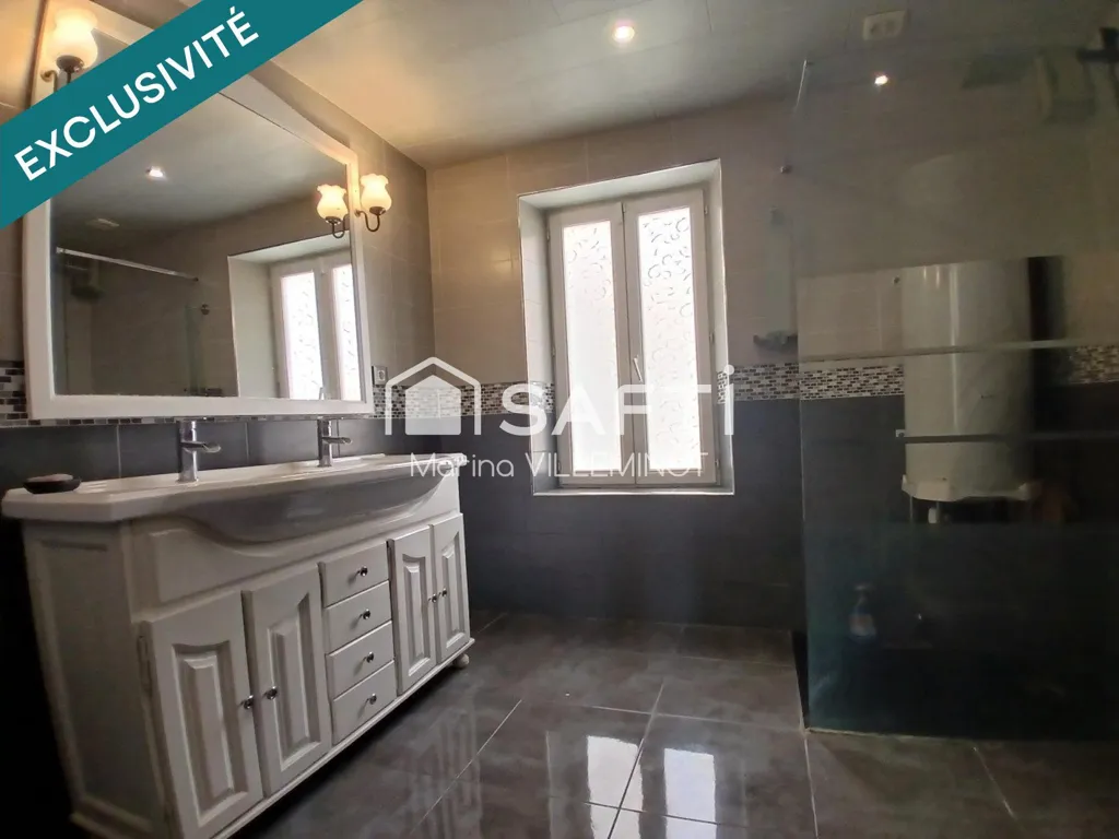 Salles de bain - Maison avec Jardin et Terrasse à Coucy