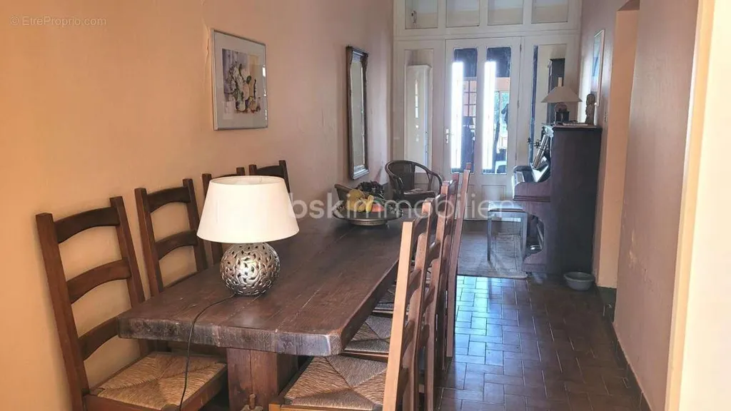 Söögituba - Village House with Garden in Salles-d'Aude