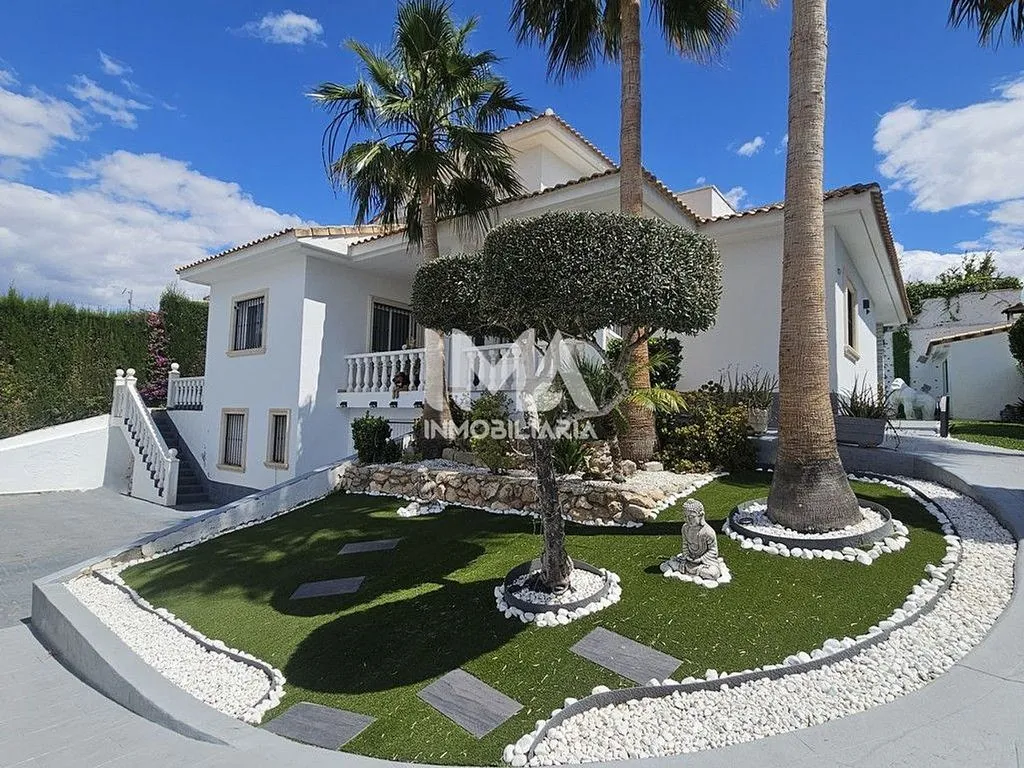 Exterior - Chalet with Pool and Terrace in Montepilar
