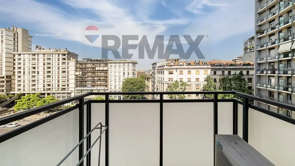 Balcon - Triplex with Balcony in Sesto San Giovanni