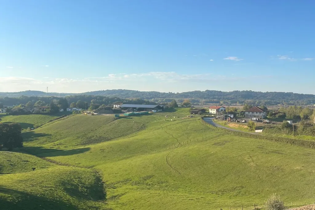 Ferme Basque avec Piscine et Spa à Guiche