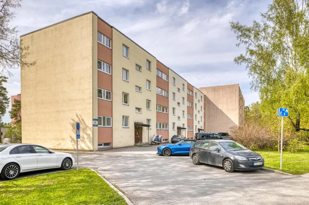 Exterior - Renovated Apartment with Internet in Saku