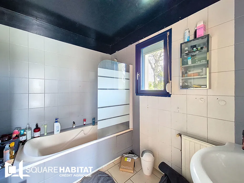 Salles de bain - Maison avec Terrasse et Jardin dans un Lotissement Calme