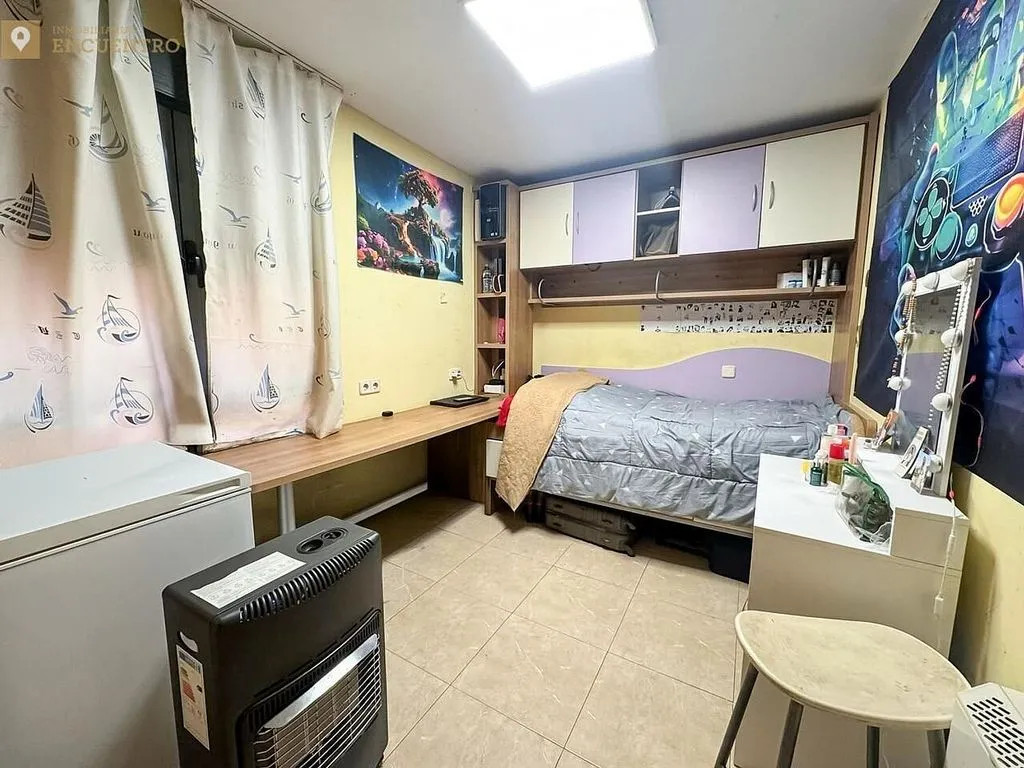 Magamistoad - Third-Floor Flat with Garage in Móstoles
