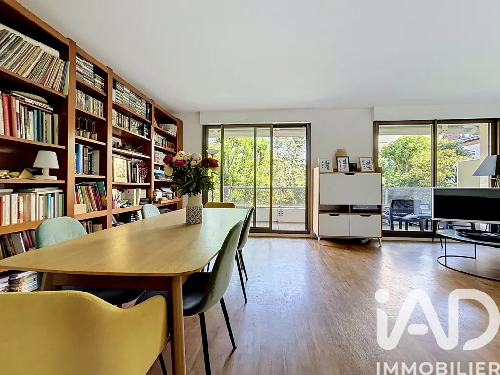 Séjour - Appartement avec Double Terrasse au Cœur de Bécon