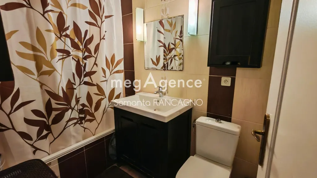 Vannitoad - Charming Duplex Apartment in Fréjus Centre