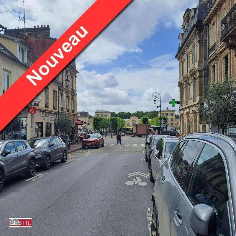 Extérieur - Immeuble de Bureau à Pontoise, Proche Gare