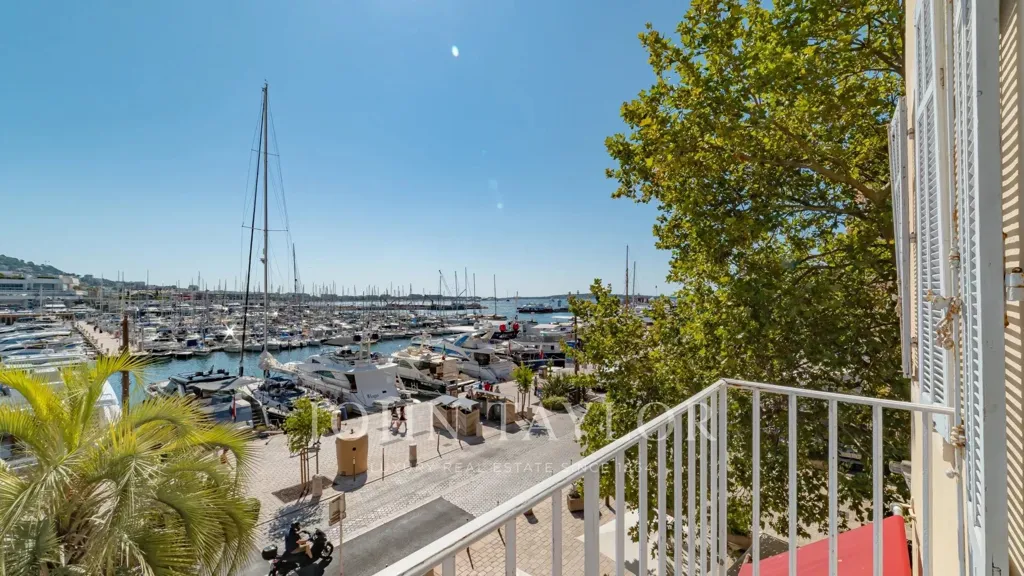 Balcon - Appartement avec Vue Mer dans le Vieux Port de Cannes