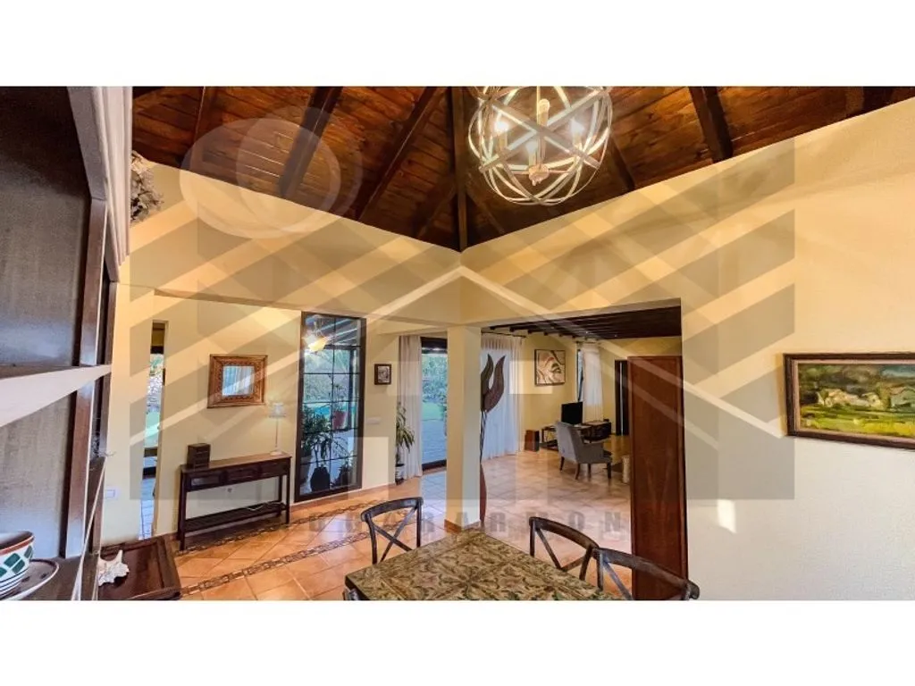 Söögituba - Luxury Villa with Dual Pools in Lajares