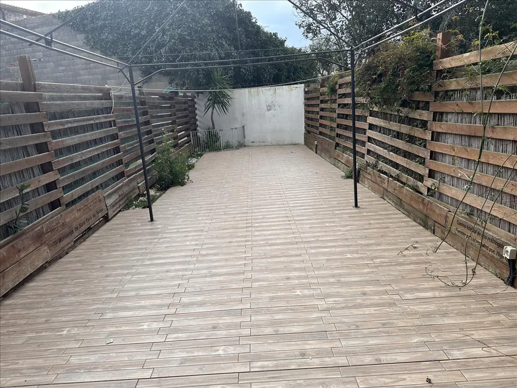 Terrace - Residential Apartment with Terrace in Vilajuïga