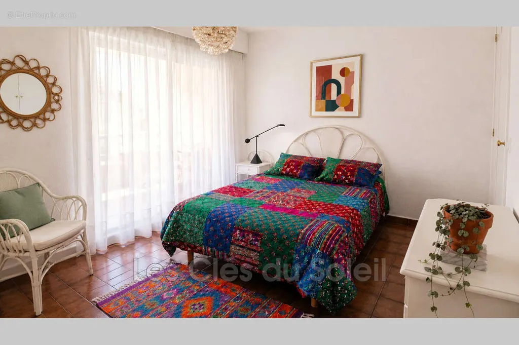 Chambres - Appartement T2 avec Terrasse au Centre de Bandol