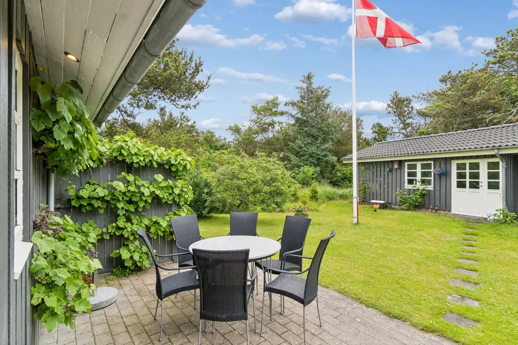 Terrace - Cottage with Limfjorden View in Løgstør