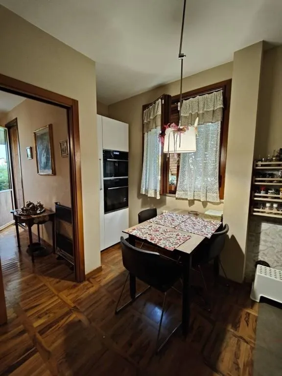 Dining Room - Luxury Villa with Private Garden in Pisa