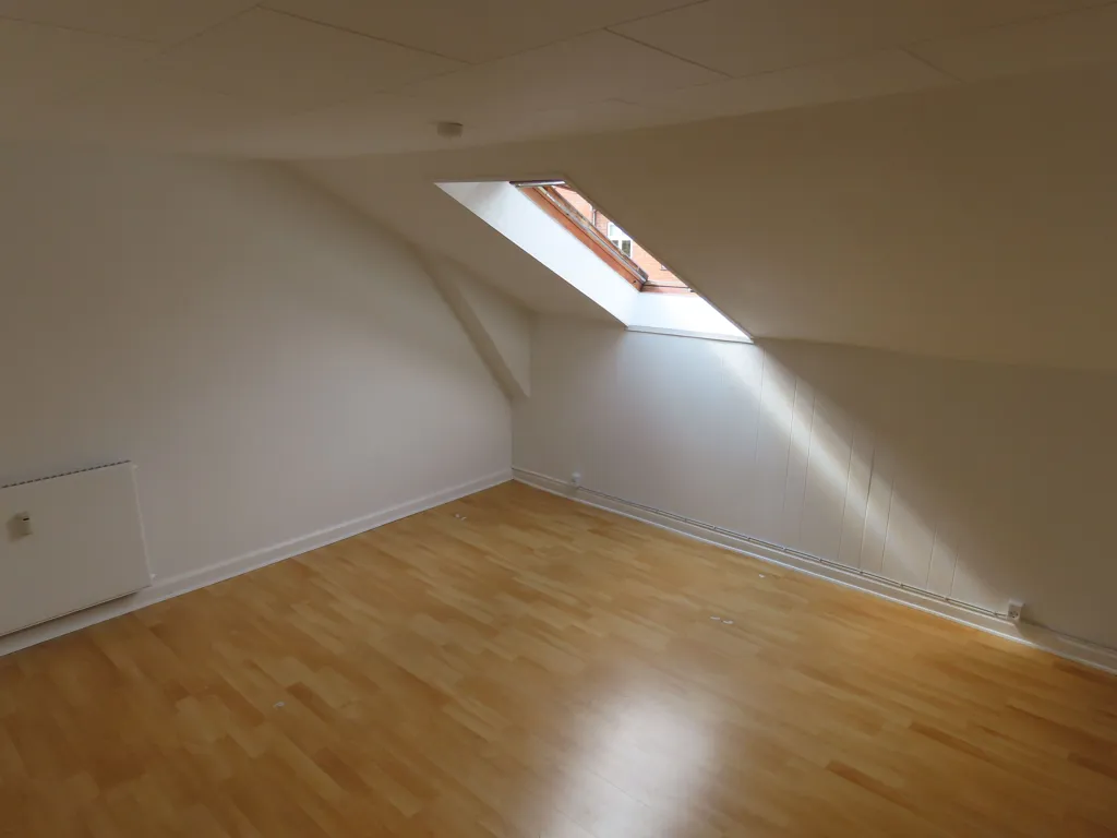 Stanze - Old-Style Flat in Central Location
