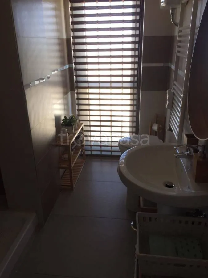 Salles de bain - Penthouse with 60m² Terrace in Caserta
