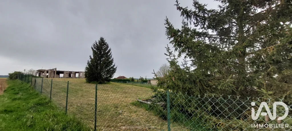 Giardino - Buildable Land with Existing Structure in Chaumont