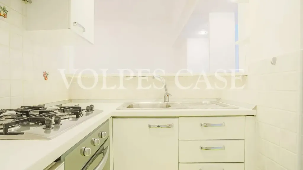 Cuisine - Partially Furnished Flat with Balcony in Rome