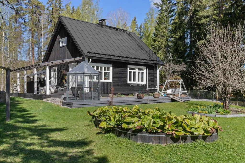 Välivaade - Traditional Cottage with Sauna in Miekkiö