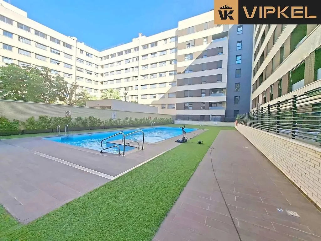 Piscine - Penthouse with Pool in Málaga's Perchel