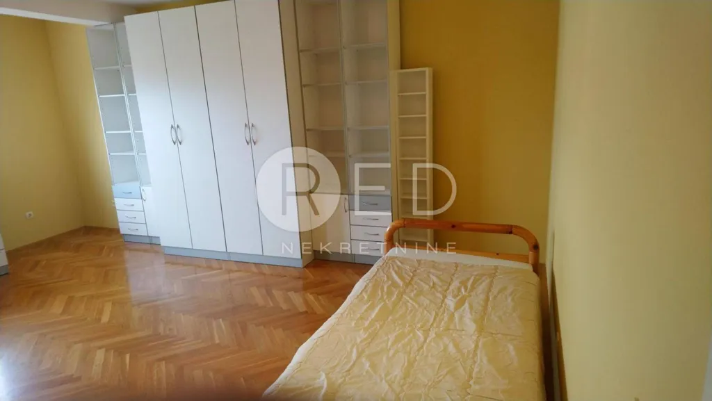 Magamistoad - Spacious Flat with Loggias in Osijek Centre