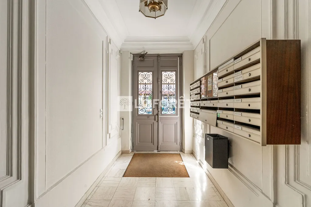 Entrée - Appartement 3 Pièces avec Ascenseur à Paris 17