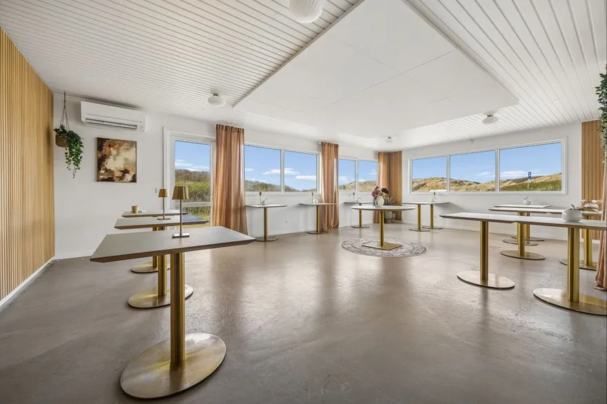 Salle à manger - Café/Restaurant Space with Seaside View in Tranum Strand
