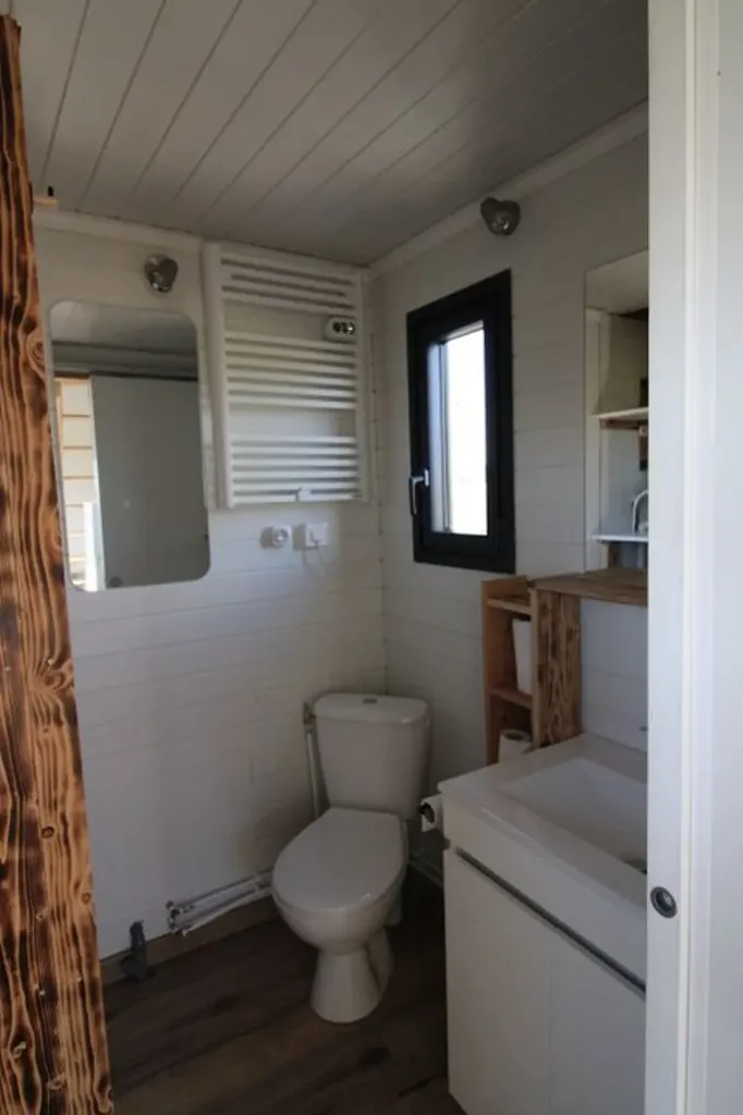 Salles de bain - Studio avec Balcon à Pavilly
