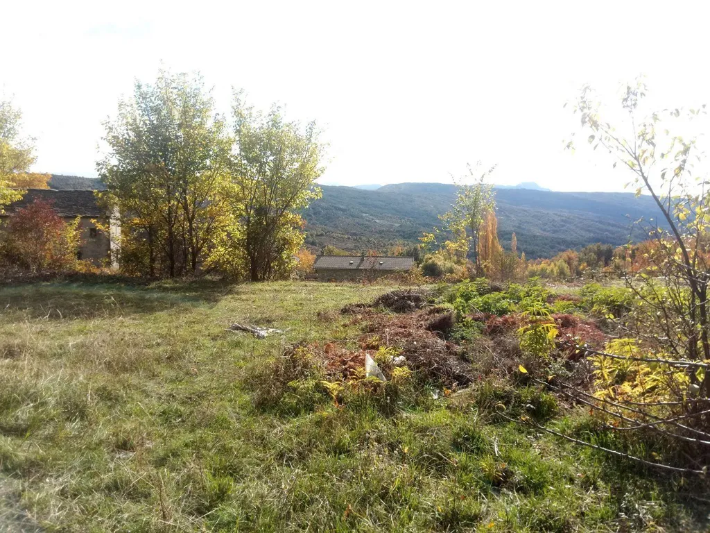 Giardino - Urban Plot with Views in Sabiñánigo
