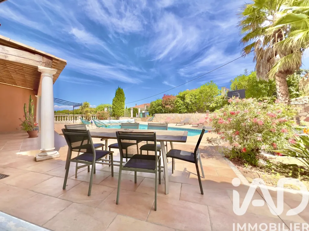 Piscine - Villa avec Piscine et Vue Dégagée à Saint-Aygulf