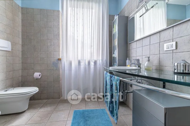 Bagni - Villa indipendente con piscina nel residence a Brembate di Sopra