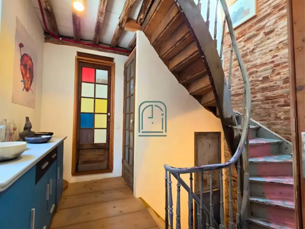 Toad - Triplex with Unique Style in Marolles, Brussels
