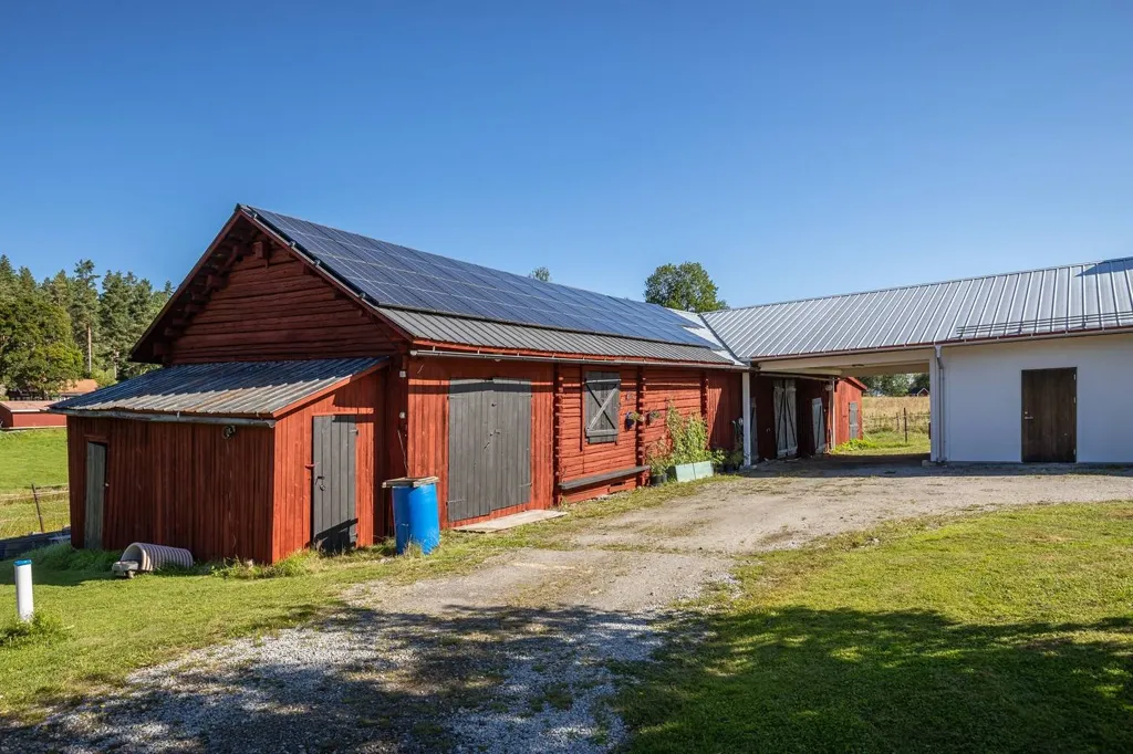 Välivaade - Charming Farmhouse with Stables in Västra Sund