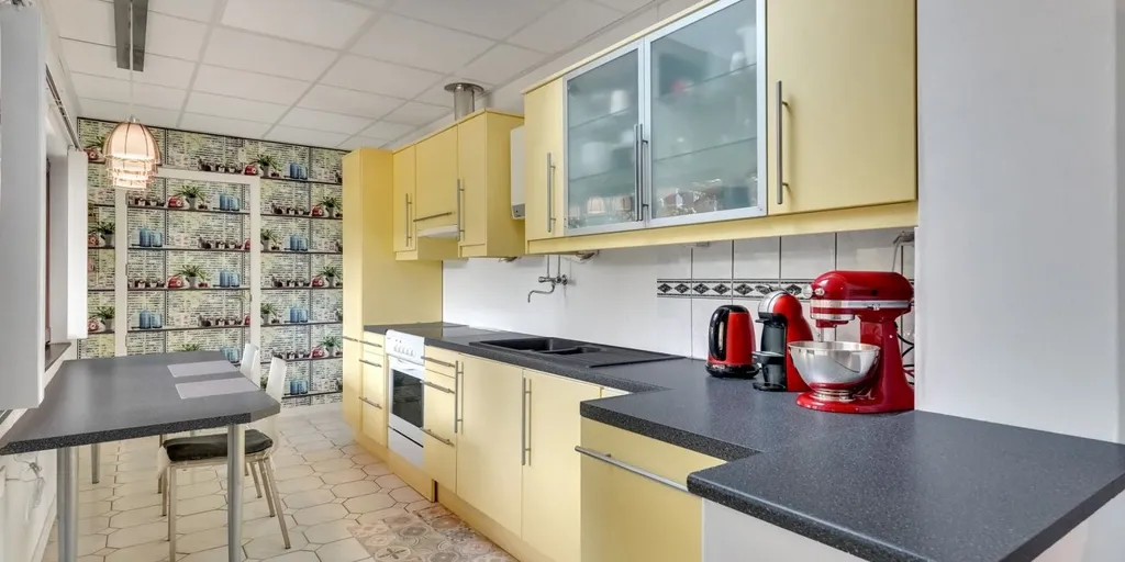 Cuisine - Maison à Demi-Étage avec Jardin à Hasselt