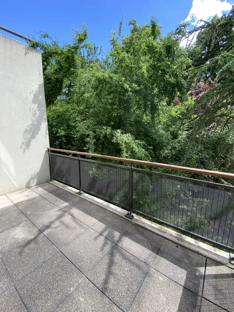 Balcon - Duplex avec Terrasse dans Résidence de Standing à Lyon 5