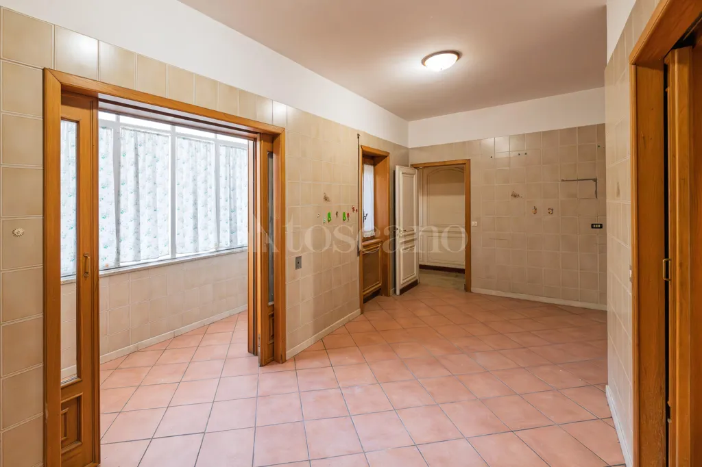Esik - Spacious Apartment with Balcony in Monteverde, Rome