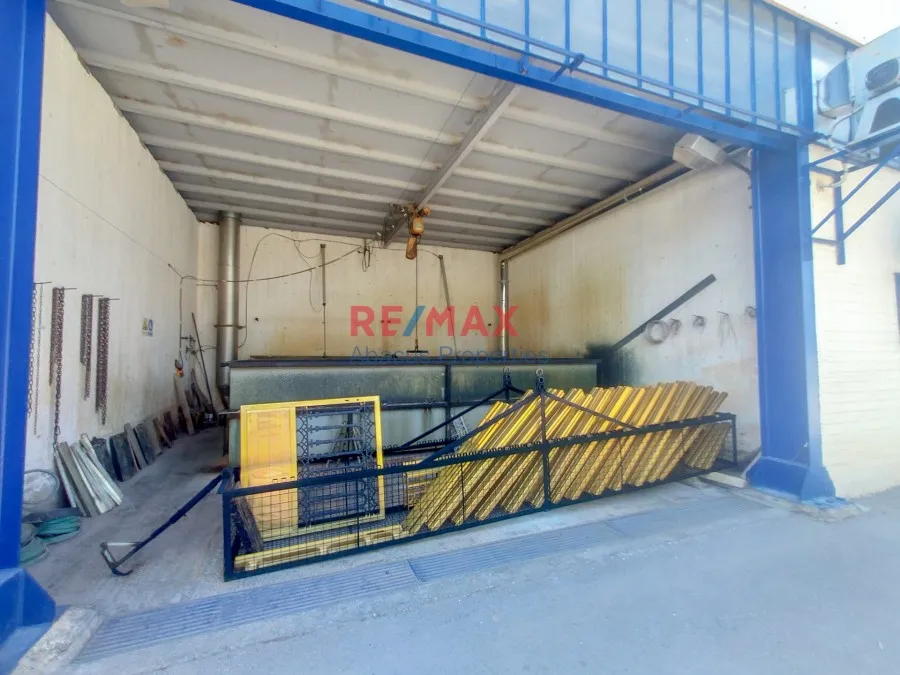 Garage - Industrial Space with Workshop in Mandra