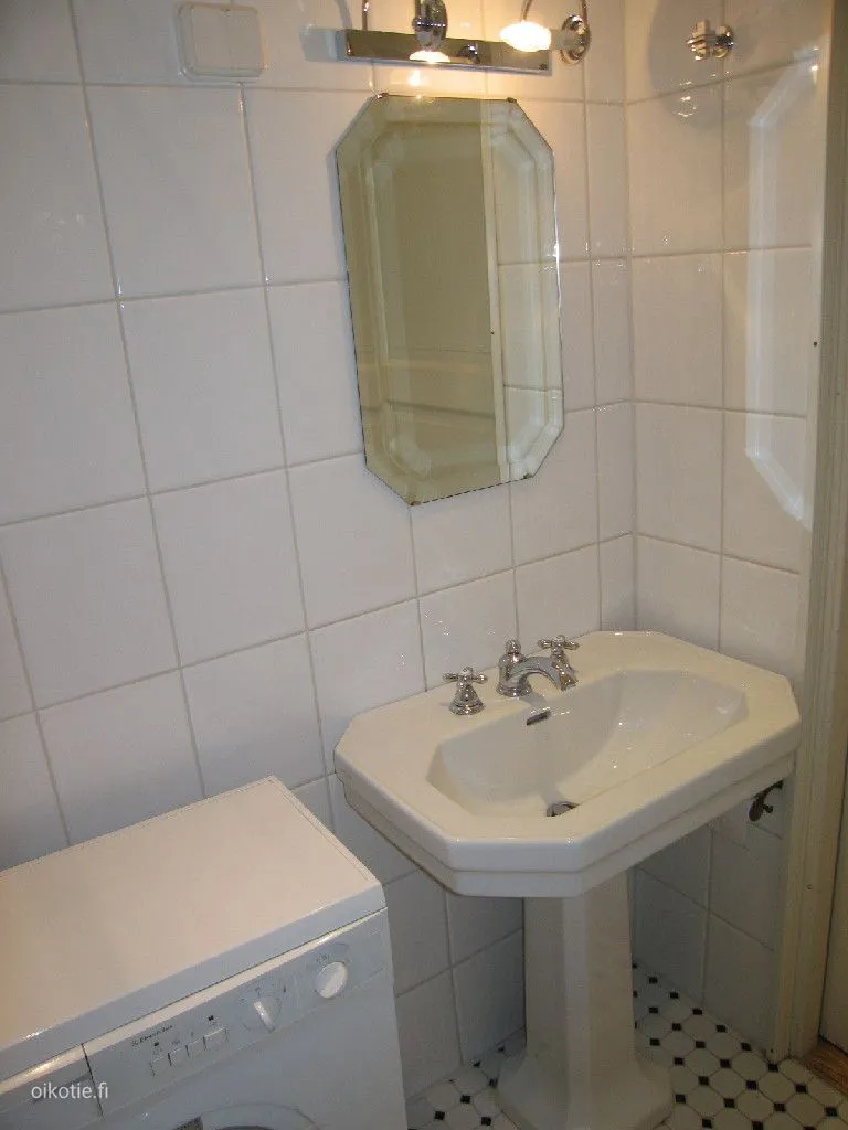 Salles de bain - Top-Floor Apartment with Park View in Eira, Helsinki