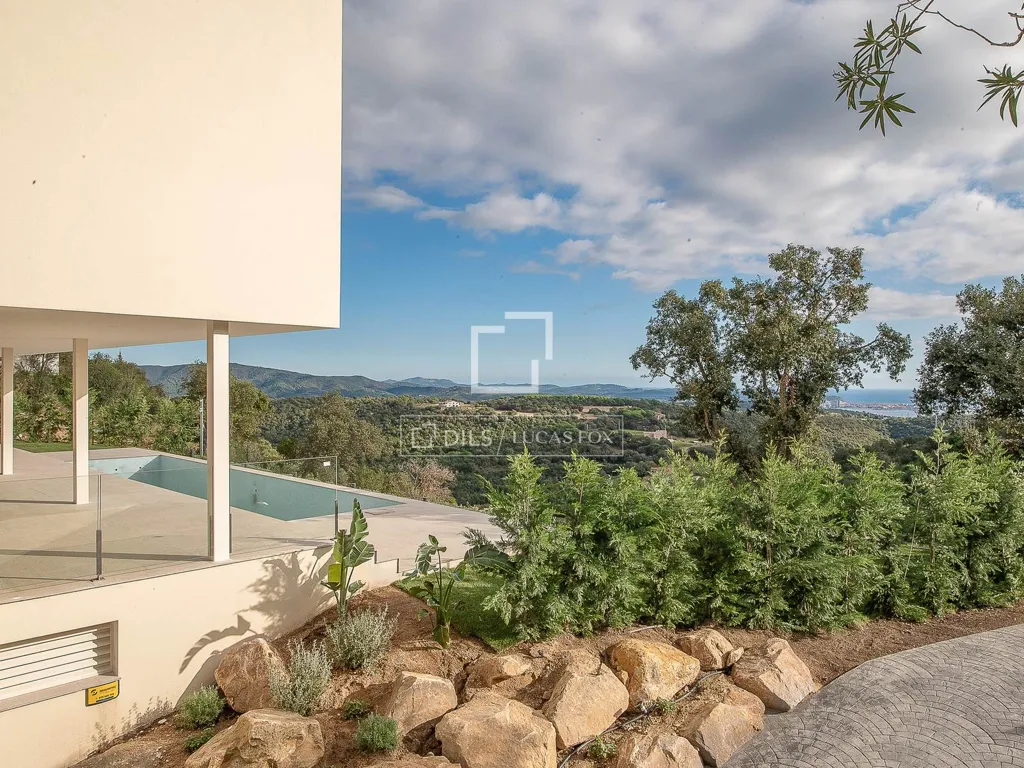 Piscine - Newly Built Villa with Sea Views in Platja d'Aro