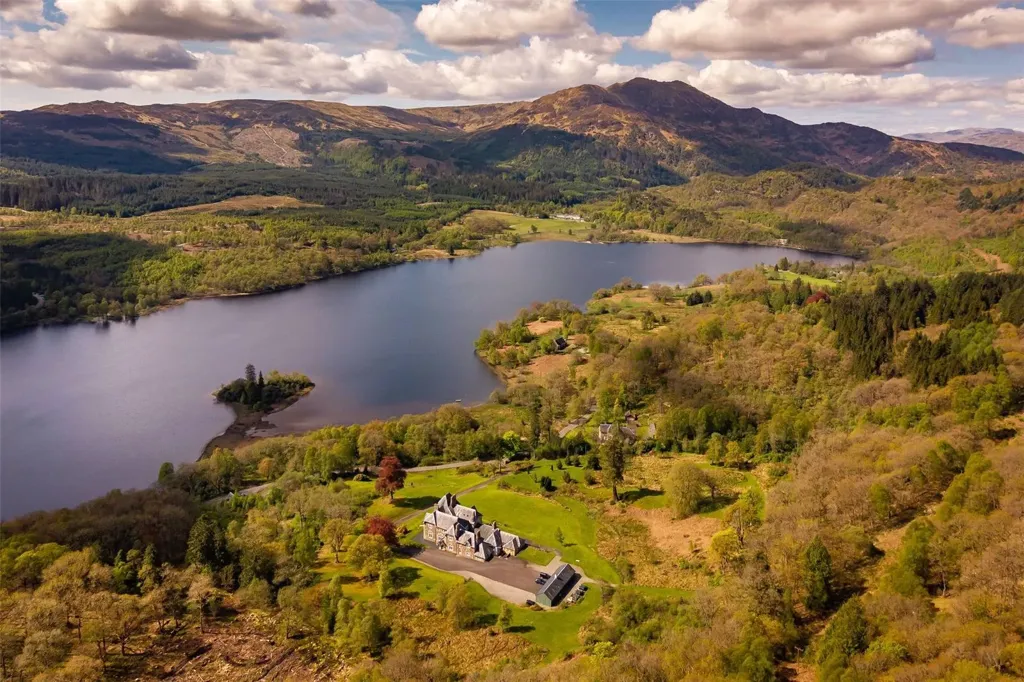 Õhuvaade - Maja asukohas Trossachs